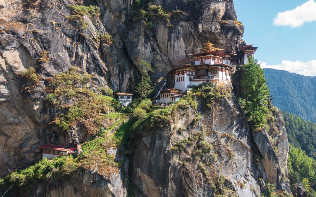 hike, paro taktsang, tigers nest, paro, bhutan, monastery, buddhism, buddha, architecture, travel, blog, humble and free