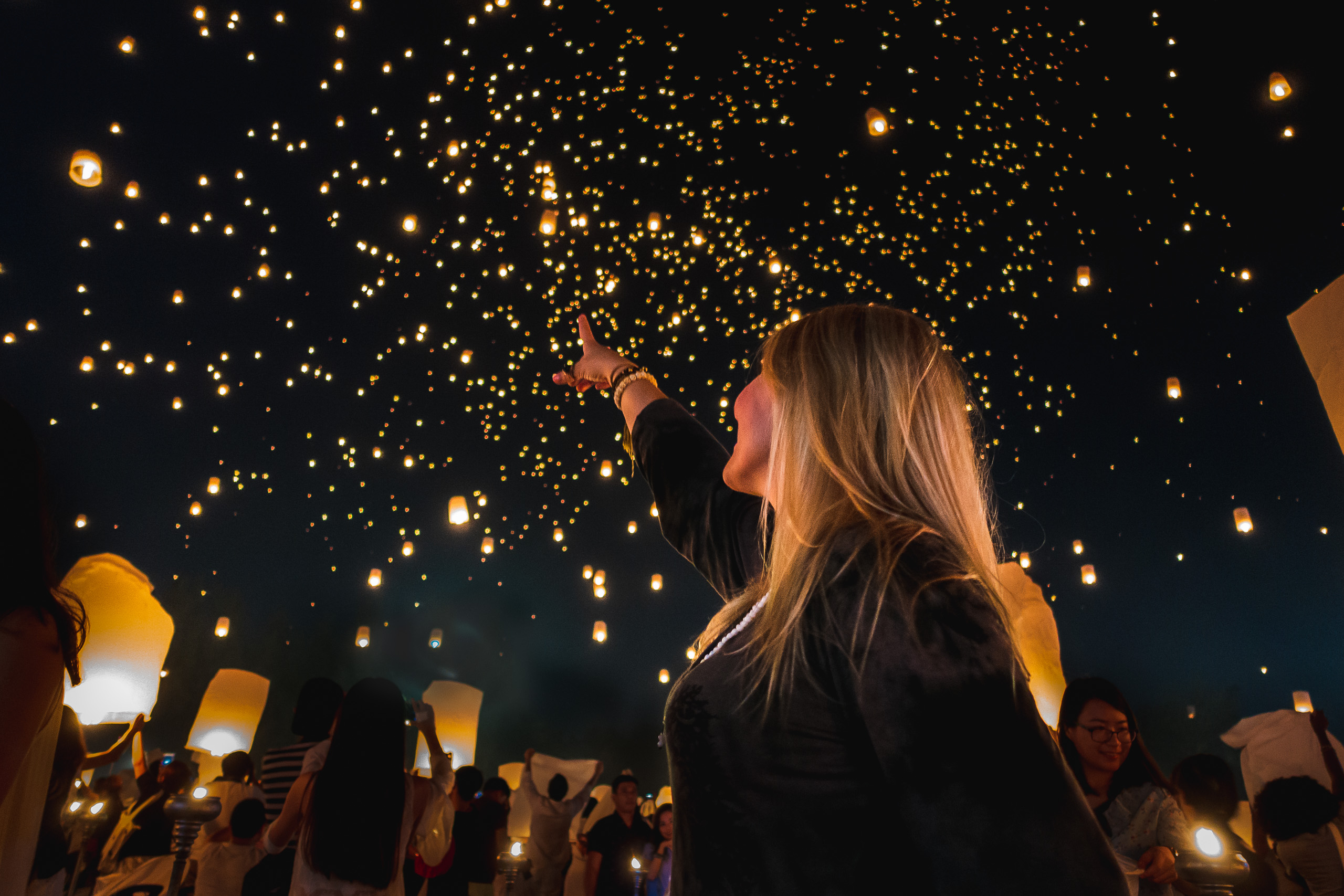 yi peng, yee peng, lanna international, lantern festival, chiang mai, thailand, humble and free