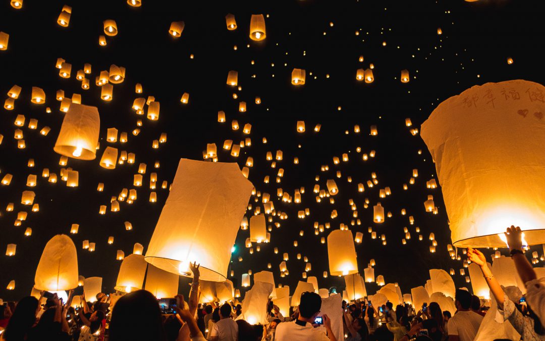 yi peng, yee peng, floating, lantern festival, sky lantern, chiang mai, thailand, southeast asia, backpacking, travel, couple, humble and free